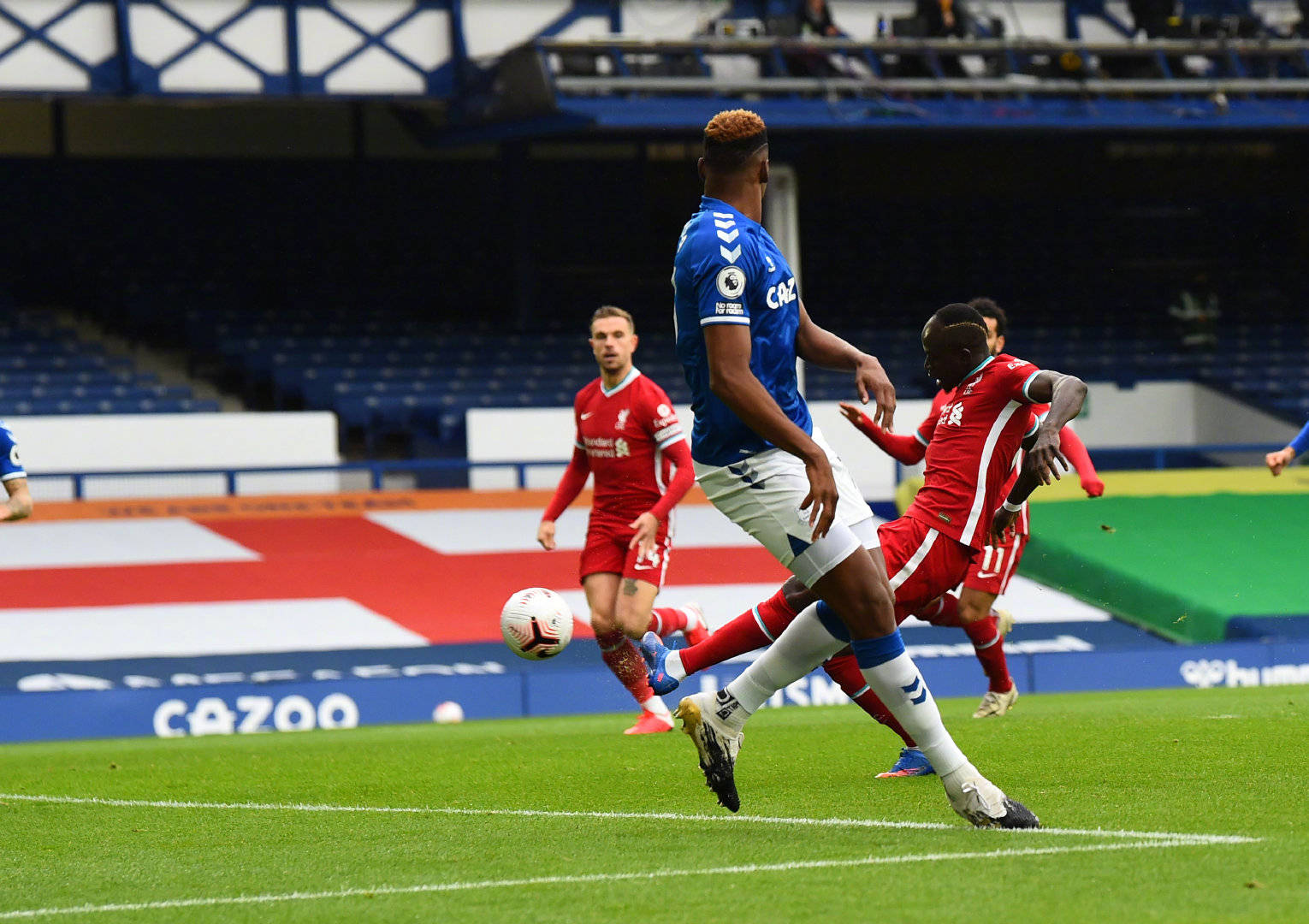 支拥有强烈 支拥有强烈